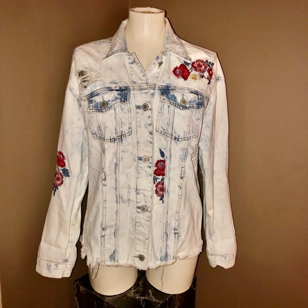Hollister Distress Jean Jacket w/ Flowers 🌸